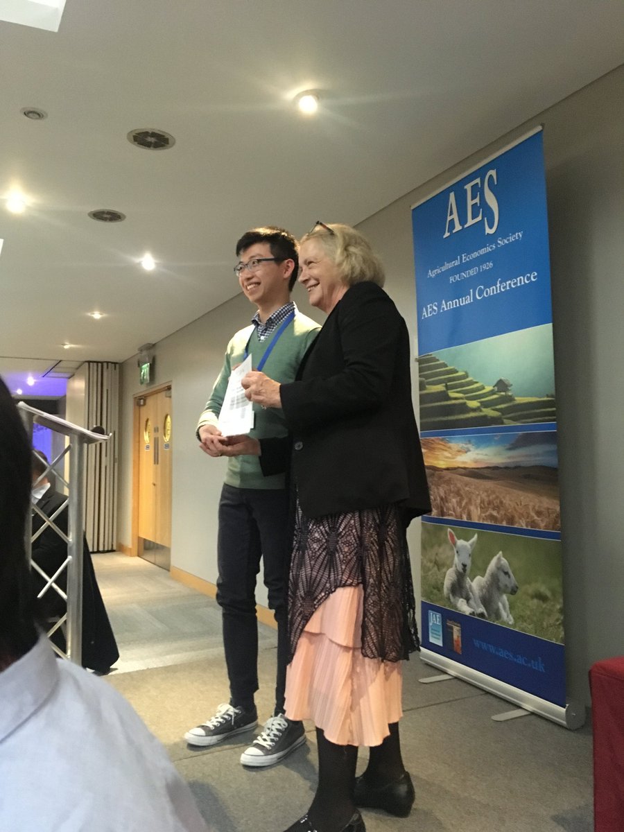 Congratulations to Thai Le for winning the Wiley Poster Prize!