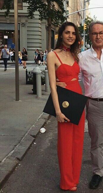 Tolga niye ayrılıp aynısıyla çıktın ya JEJRJDKSNTKSNTOSKTJ #TolgaSaritas