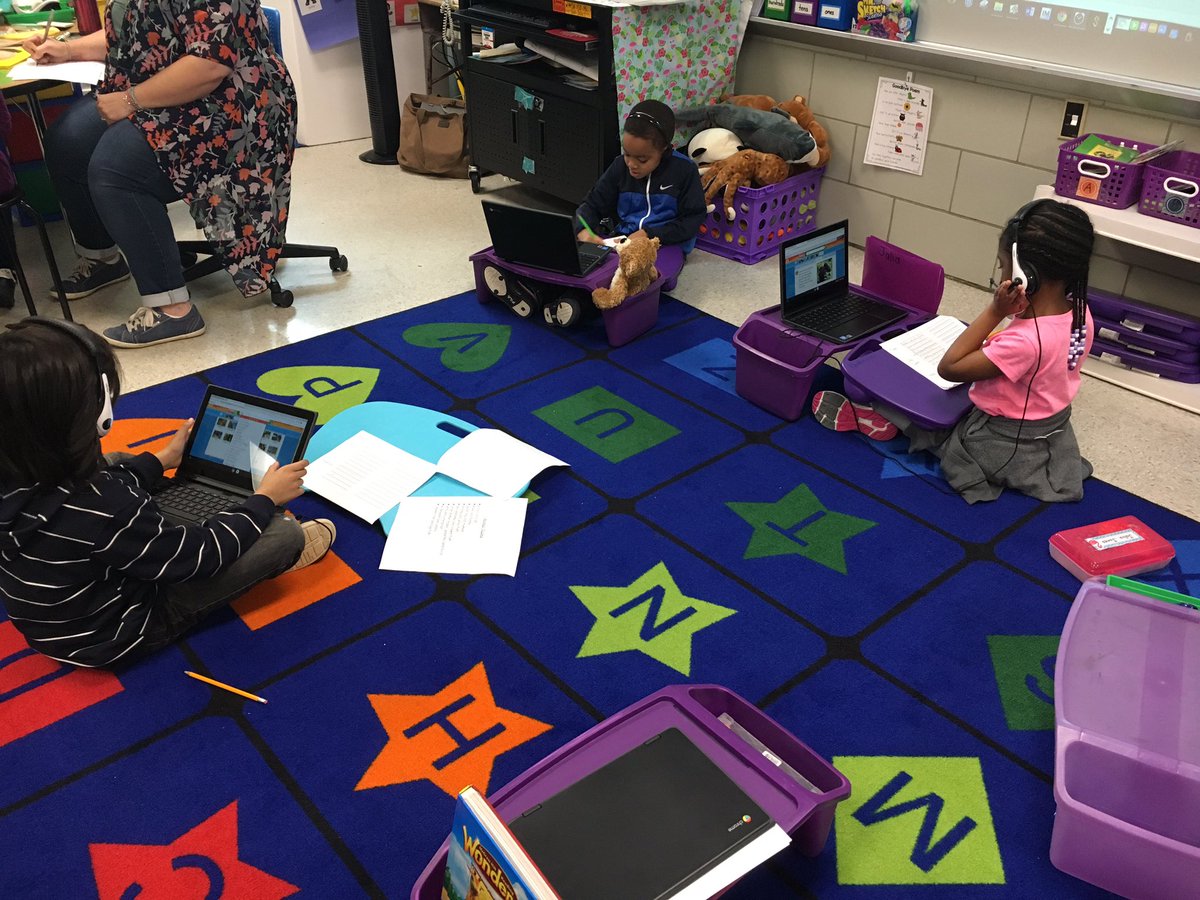CLETS_SDT's tweet photo. 1st grader’s completing PebbleGo research on their Chromebooks! 😃@knortonsmith @JudiCallananDev @BethAbrahambeth #BCPSBLI https://t.co/EjCpktLVRg