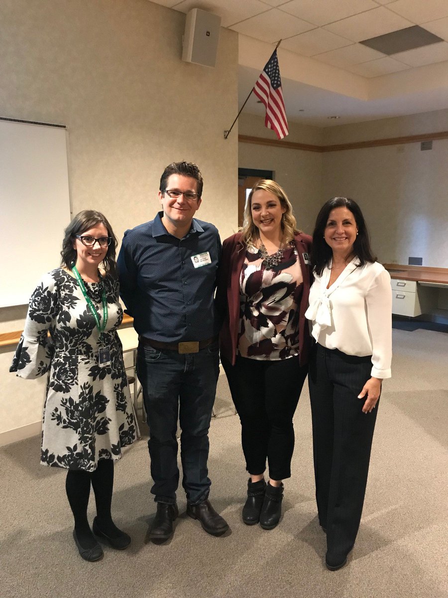The penultimate meeting of the @oakbrookchamber Bridge Partnership Burger Battle! @wendylalbert's students <a href="/YorkD205/">York High School</a> School did an awesome job pitching their burger creation to <a href="/thewebergrill/">WeberGrillRestaurant</a>'s execs. Who will win a coveted spot on the menu? Stay tuned announcement on Thursday!