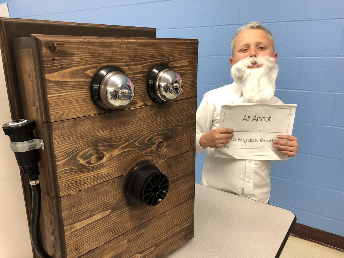 MCSPresidents's tweet photo. Looking at the awesome projects at the GW biography fair this evening. Great job by 65 second graders. https://t.co/nOpaBTe3hu