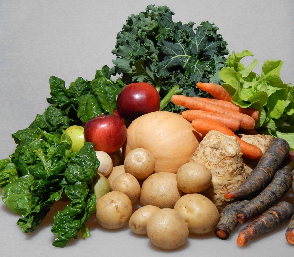 Craving local produce after the long, cold winter? Get fresh, #localfood grown just 30 miles from #Boston NOW! Sign up for a #farmshare from <a href="/farmerdavescsa/">Farmer Dave's</a>, choose <a href="/communityserv/">Community Servings</a> as your pickup site &amp; 5% of proceeds will be donated back to us 💛 farmerdaves.csaware.com/store/csa.jsp