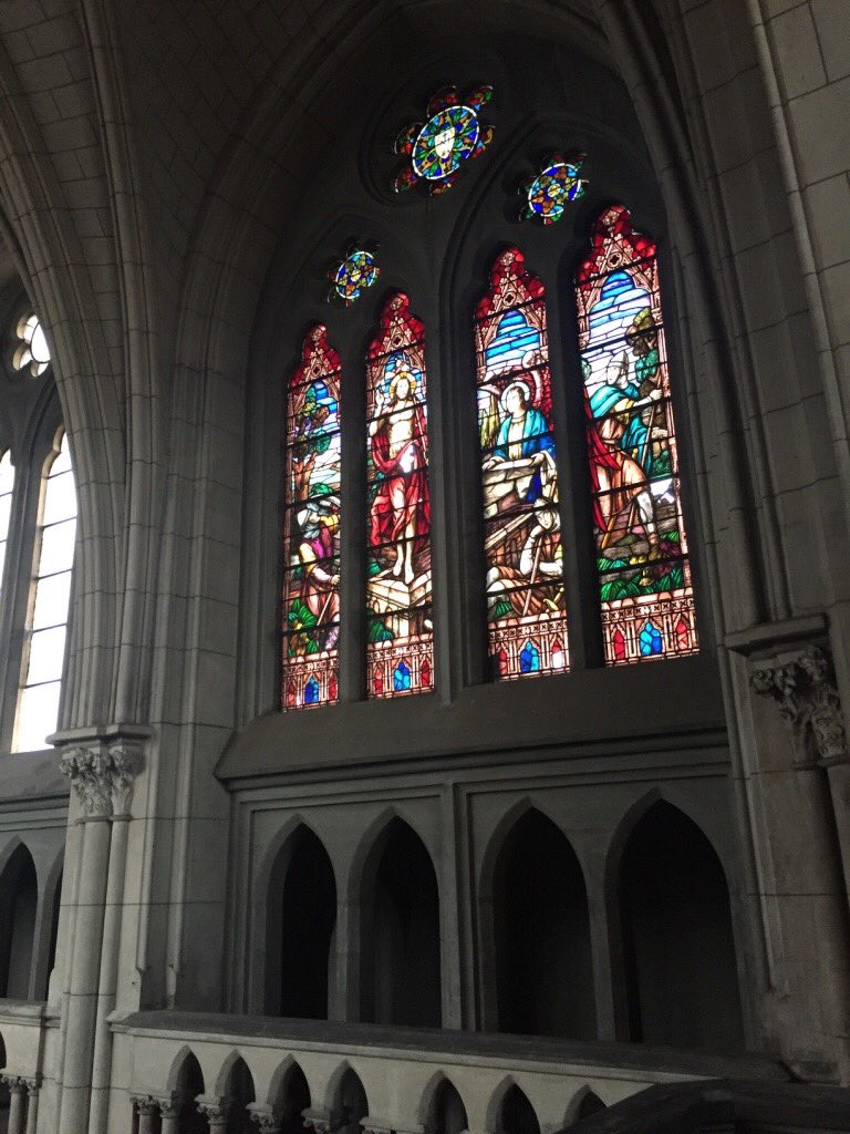 efeortega's tweet photo. Con lo de #NotreDame han salido hartos interesados en catedrales góticas. Yo recomiendo visitar “el templo gótico” absoluto de Santiago que es la Basílica del Perpetuo Socorro, en Blanco (dos cuadras al poniente del Club Hípico). Una versión a escala de las #NotreDames francesas https://t.co/ckGgpoXYlV