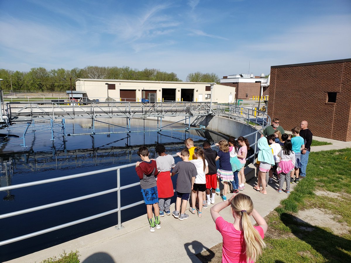 TeamGruber's tweet photo. Third grade toured the Columbia Wastewater Treatment Plant today! We learned all about how our water is cleaned and reused! https://t.co/oSwBrTjqcR