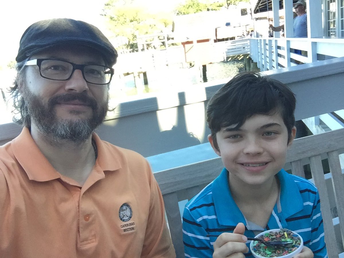 MBBragg's tweet photo. Chilling at South Beach with some #saltydogcafe mint chip ice cream after walking 3 miles around Harbour Town Golf Links. https://t.co/XUnGOQV8jU