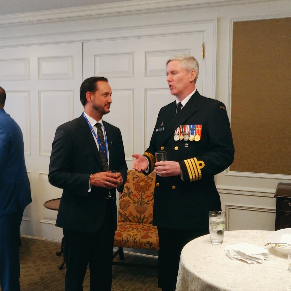 HMCS_NCSM_YORK's tweet image. We are excited to be with @BMO to launch their Veterans Employee Resource Group. Most recently, BMO joined the military spousal employment program to support the spouses of @CanadianForces members. 👏⚓🇨🇦