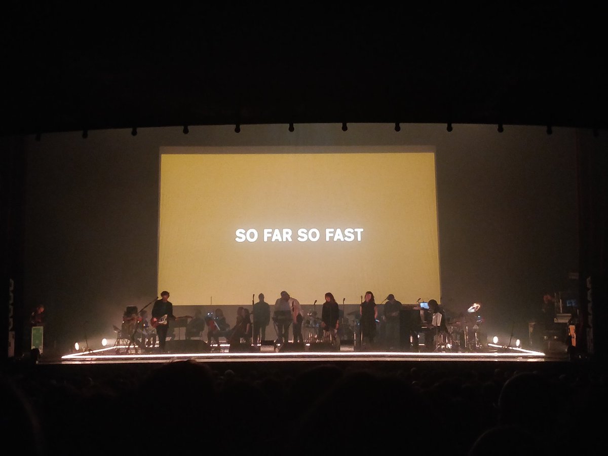 Mat7hp's tweet photo. Voir ENFIN @TheNational sur scène et entendre fake empire en live (et quelle version), comme disait un certain TR, après ça on peut mourir tranquille...
Btw leur nouvel album #ImEasyToFind qu'ils ont joué sur scène, d'ores et déjà un des plus grands albums de l'année 😍😭😍😭😍😭 https://t.co/MSnhUHySlB