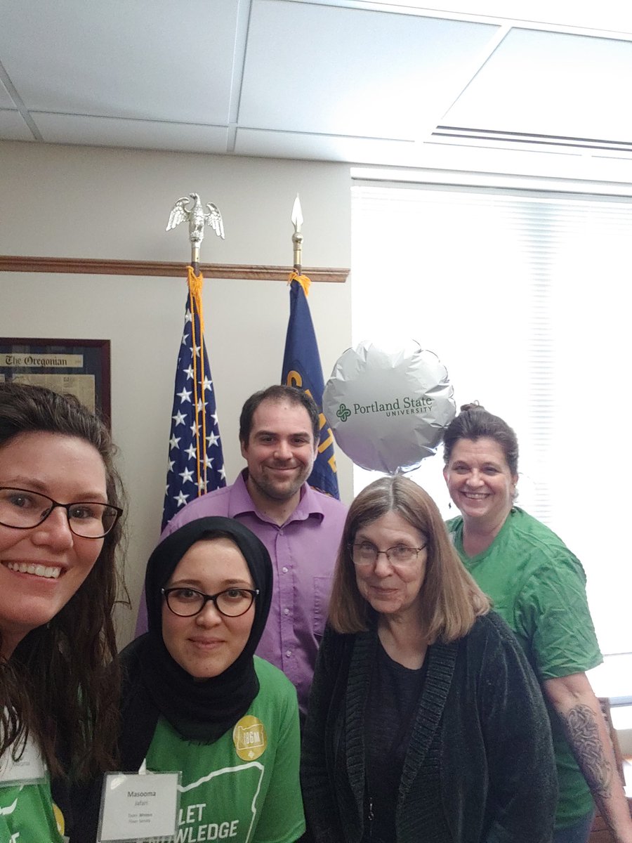 caitlynphipps's tweet photo. Proud to brag about PSU and all that we stand for with the office of @EvansforOregon. Support Higher Ed and PSU!!! #PSUDay #ORPol #ORLeg https://t.co/IZRz67Fdee