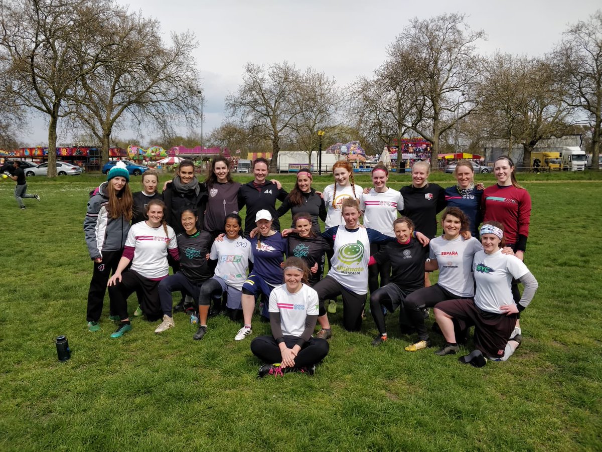 SYCultimate's tweet image. Big training weekend ✅ 
Solid midweek sesh ✅ 
Frisbeeing like a boss ✅ 

#ShowoffYoClub #Classof2019 #EdgyWaterBottlePlacement