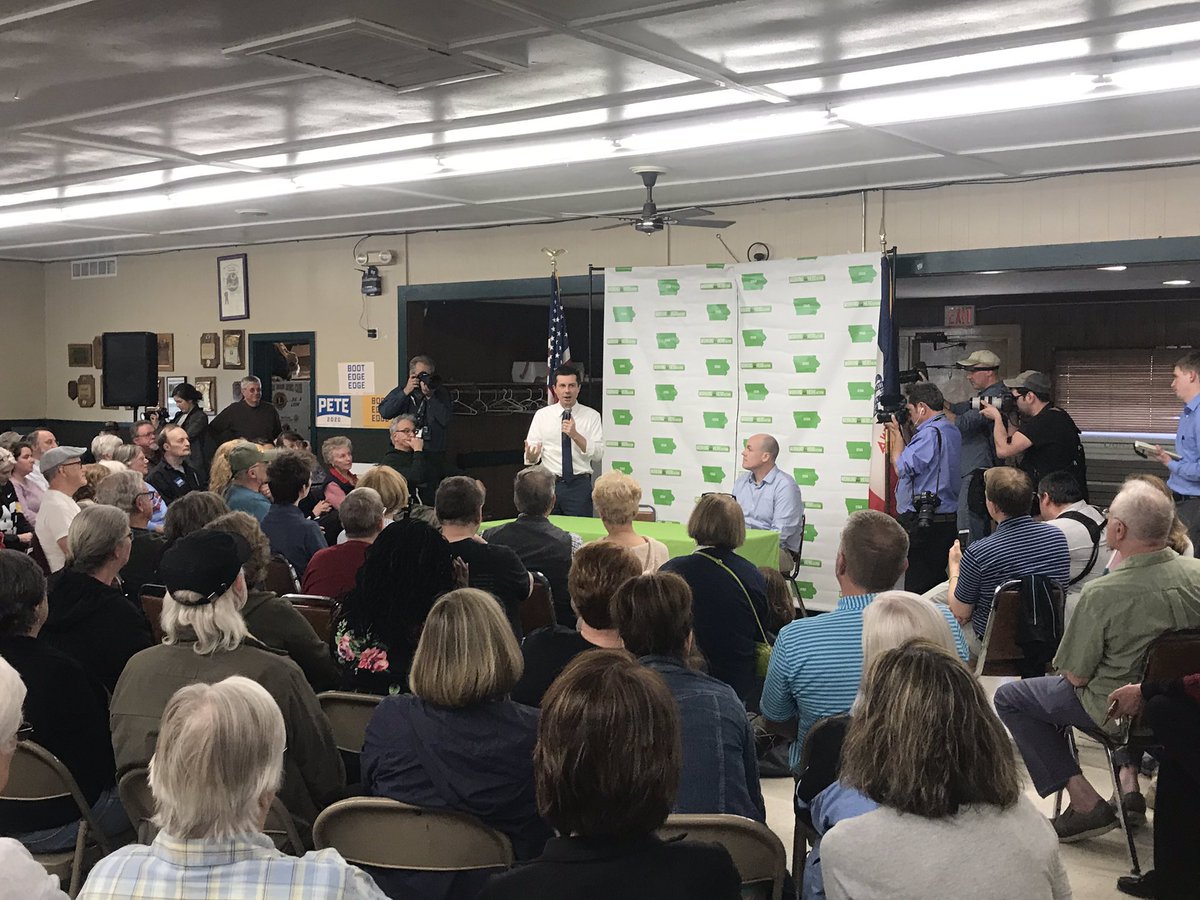 WorkingHeroIowa's tweet image. Some more shots from today’s conversation with @PeteButtigieg 📸 

#IACaucus