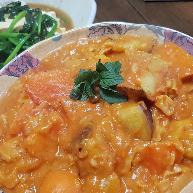 JasnTru's tweet photo. A variation on mafé aka maafe, a west African stew. Sweet potato, onion, cabbage, carrot, peanut butter, tomato puree, ginger, spices. #maafe #mafé #sweetpotato #stew #さつま芋 https://t.co/pS9JVmdKSS https://t.co/OANj9B75hQ