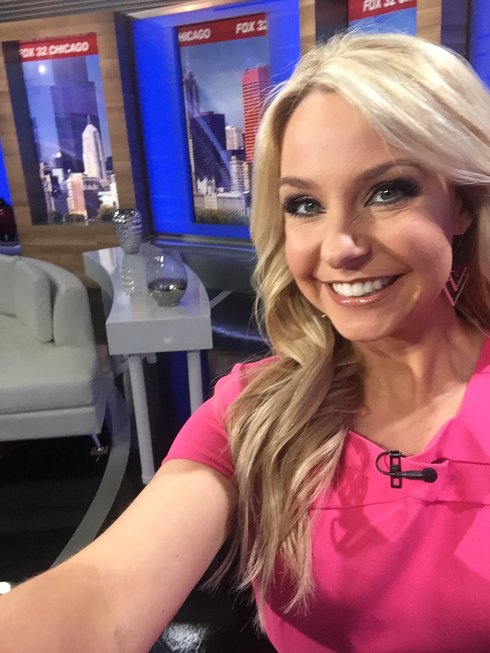 natalie-bomke-on-twitter-getting-ready-for-live-desk-duties-on-fox32news-at-5-see-you-soon-https-t-co-hycplfznvv-twitter