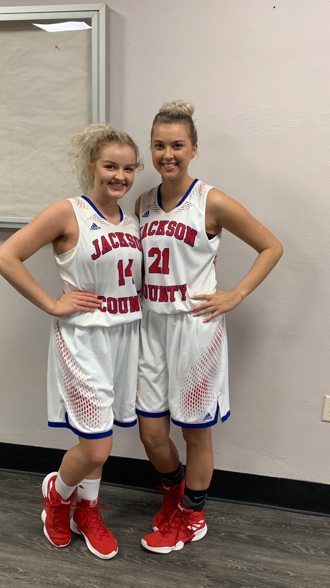 BrianHa90640190's tweet photo. Congratulations to Sara Mulligan and Taya Davis who played on a KY All Star team this past Saturday at Union College. The KY All Stars defeated Tennessee All Stars 55-53. https://t.co/BZVHoo9e5y