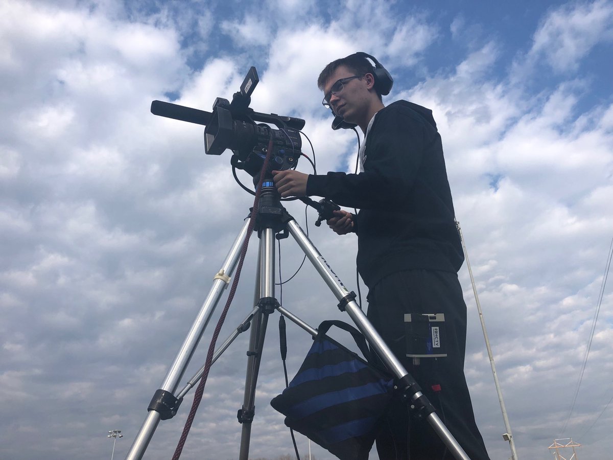 GraphicsVid_hhs's tweet photo. Advanced Video Production students filming Hudson Boy’s Baseball against Brecksville. Score tied 1-1 in the bottom of the 5th. https://t.co/XmXTa1gj2m