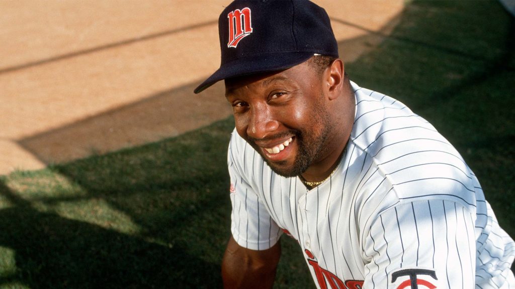 TwinsAlmanac's tweet image. .@MikeTrombley21 was sitting at his locker, staring at his first check. Kirby Puckett walked by and said “first big league check, huh?” Trombley nodded with a proud smile. Puck reached into his pocket, pulled out a big roll of money, and asked “you want me to cash it for you?”