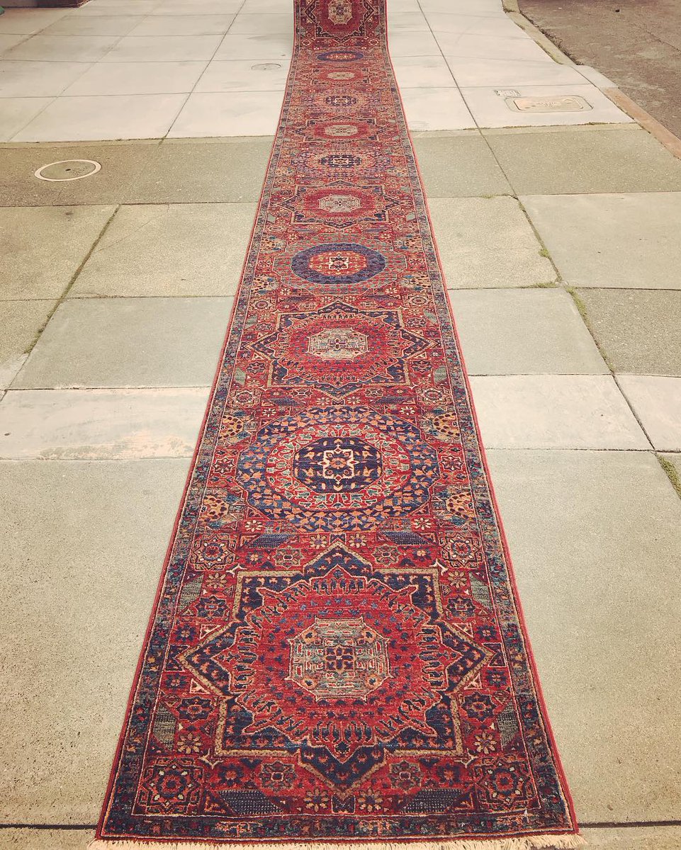 NomadRugs's tweet photo. #nomadrugs #noevalley #sanfrancisco #california #handknottedrugs #naturaldye #handspunwool #kilim @ Noe Valley, San Francisco https://t.co/pIO7vCMgVP