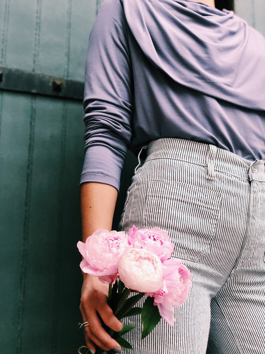 withgracebbold's tweet photo. The EILEEN | Perfect for radiation therapy. All natural bamboo fabric soothes irritated skin, and helps with radiation burns.

Shop now | https://t.co/VYpRRhtfLy

Feat. @EdenFloral | @jcrew

#breastcancercare #breastcancersupport #breastsurgery #breastfeeding #purposefulfashion https://t.co/F4Ewssi4sc
