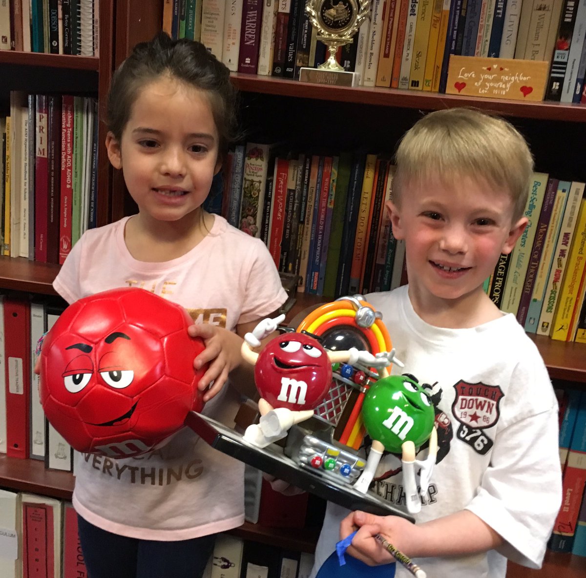BruceRudi's tweet photo. A couple of kindergartners visited me today and picked out their favorite M &amp; M item in my office… I have to admit I like them too! https://t.co/QzXSC61lDy