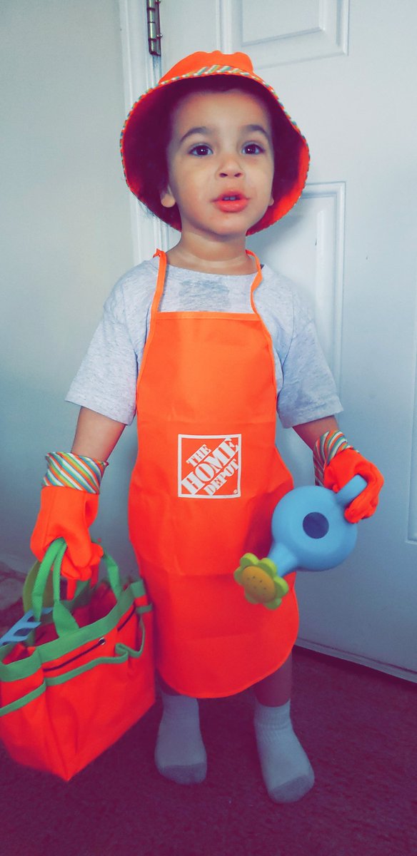 My little gardener 😍