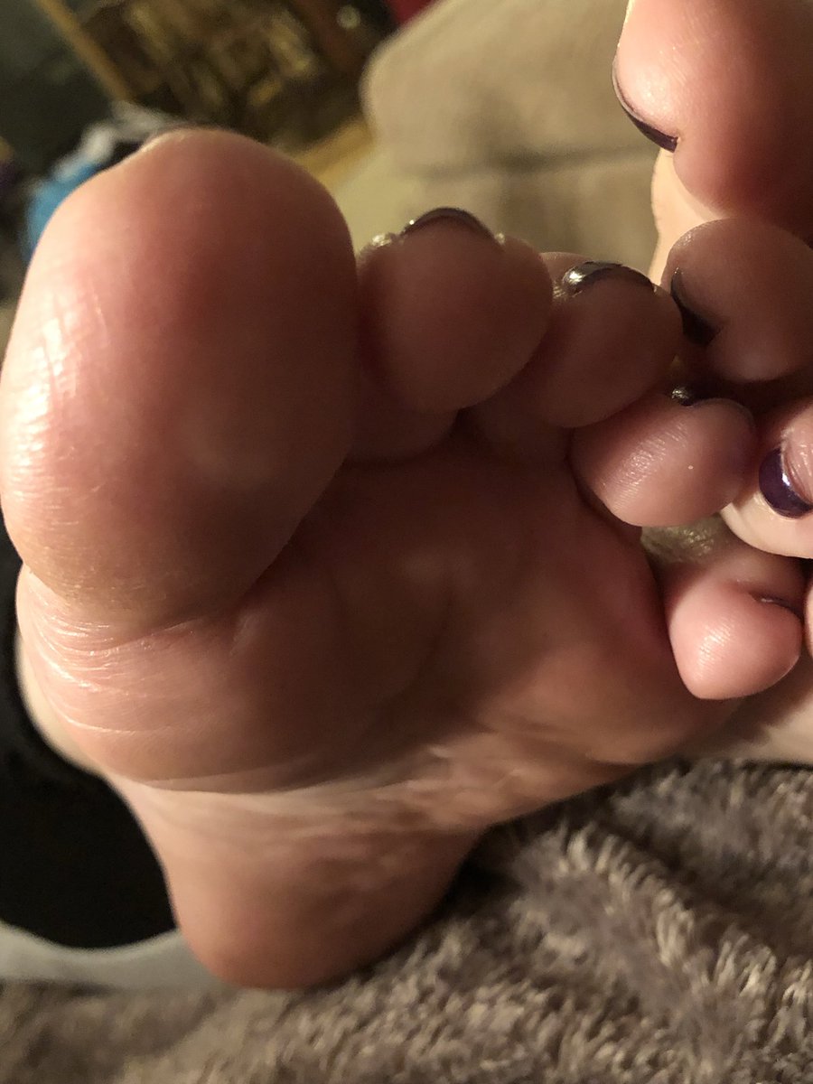 CTootsies7's tweet photo. Makes a great screensaver...but prob shouldnβt be licking your screen. #SpringSoles π£π https://t.co/XQMcoZntQ2