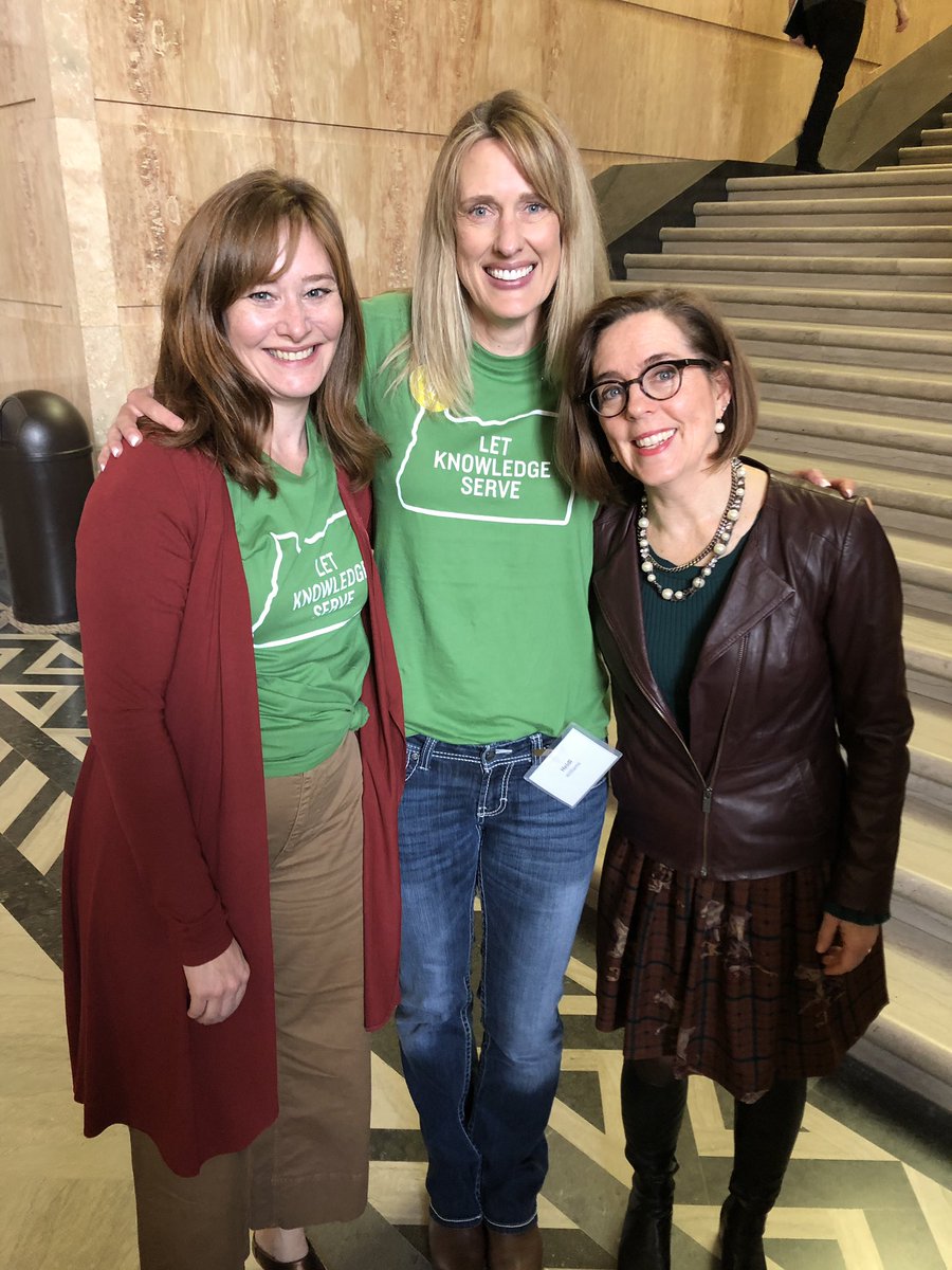 by_heidi's tweet photo. Hangin w @OregonGovBrown NBD. #orpol #orleg #PSUDay https://t.co/Fm3on0rG94