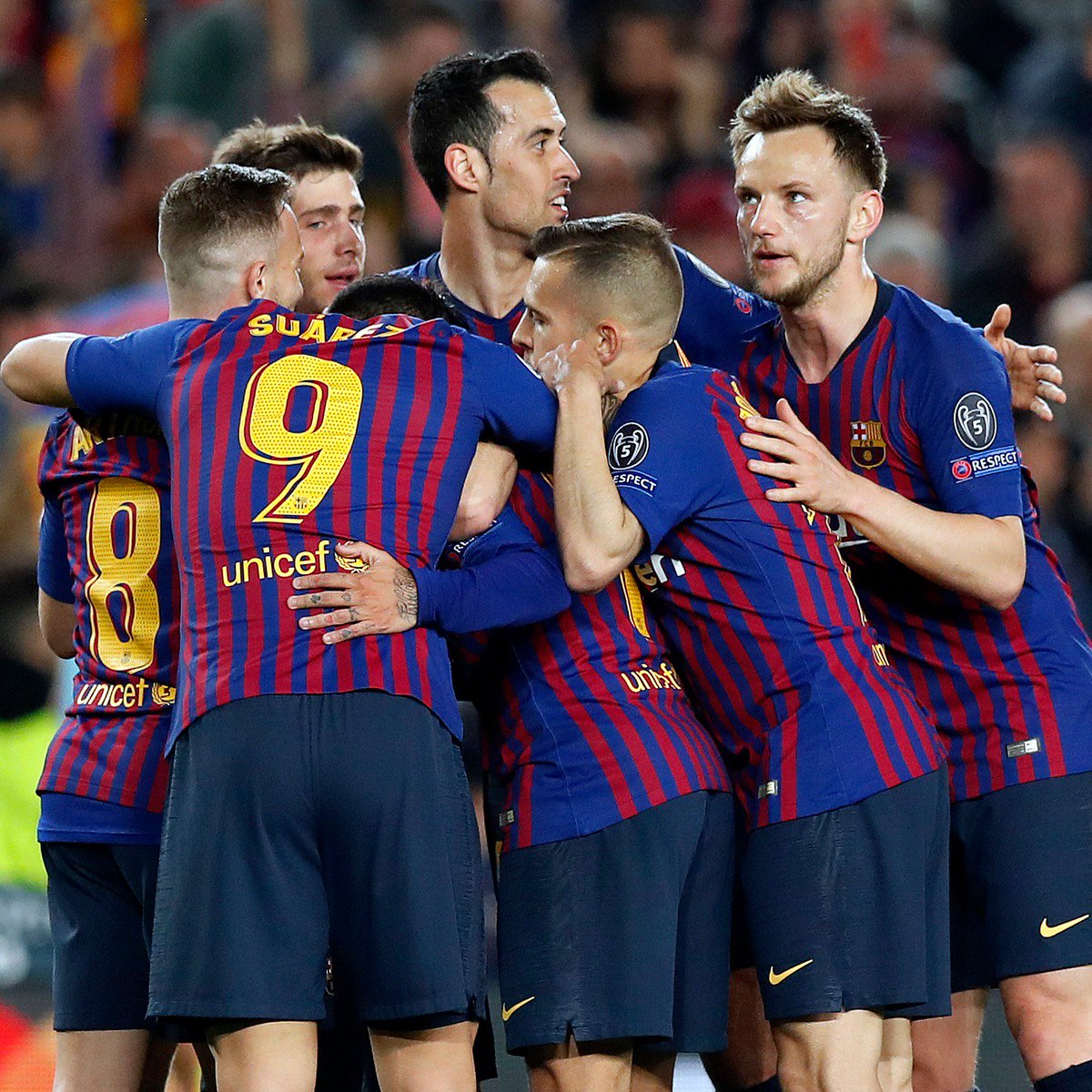 ivanrakitic's tweet image. ¡Ya estamos en semifinales 😊💪! ¡Gran noche en el Camp Nou 🏟️🙌! 
What a game ⚽🙏! Back to the semifinals 😋! #ForçaBarça 🔵🔴