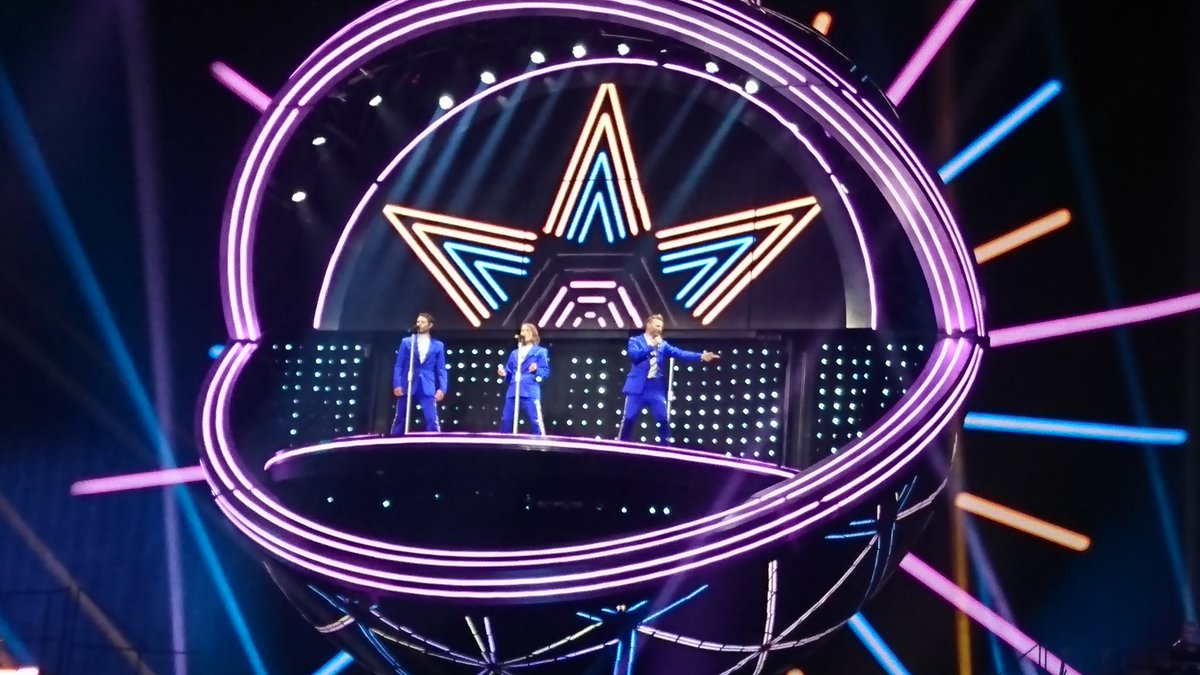 AnnMarie_Pyke's tweet photo. Mind blown! 30 years on and @takethat just keep getting better and better. My voice has gone, we're gridlocked in traffic but worth every single second โค๏ธ #odysseylive #TakeThatGreatestHitsLive #FlyDSAarena #oldbutgold #upatsix https://t.co/uhfekVdqwY