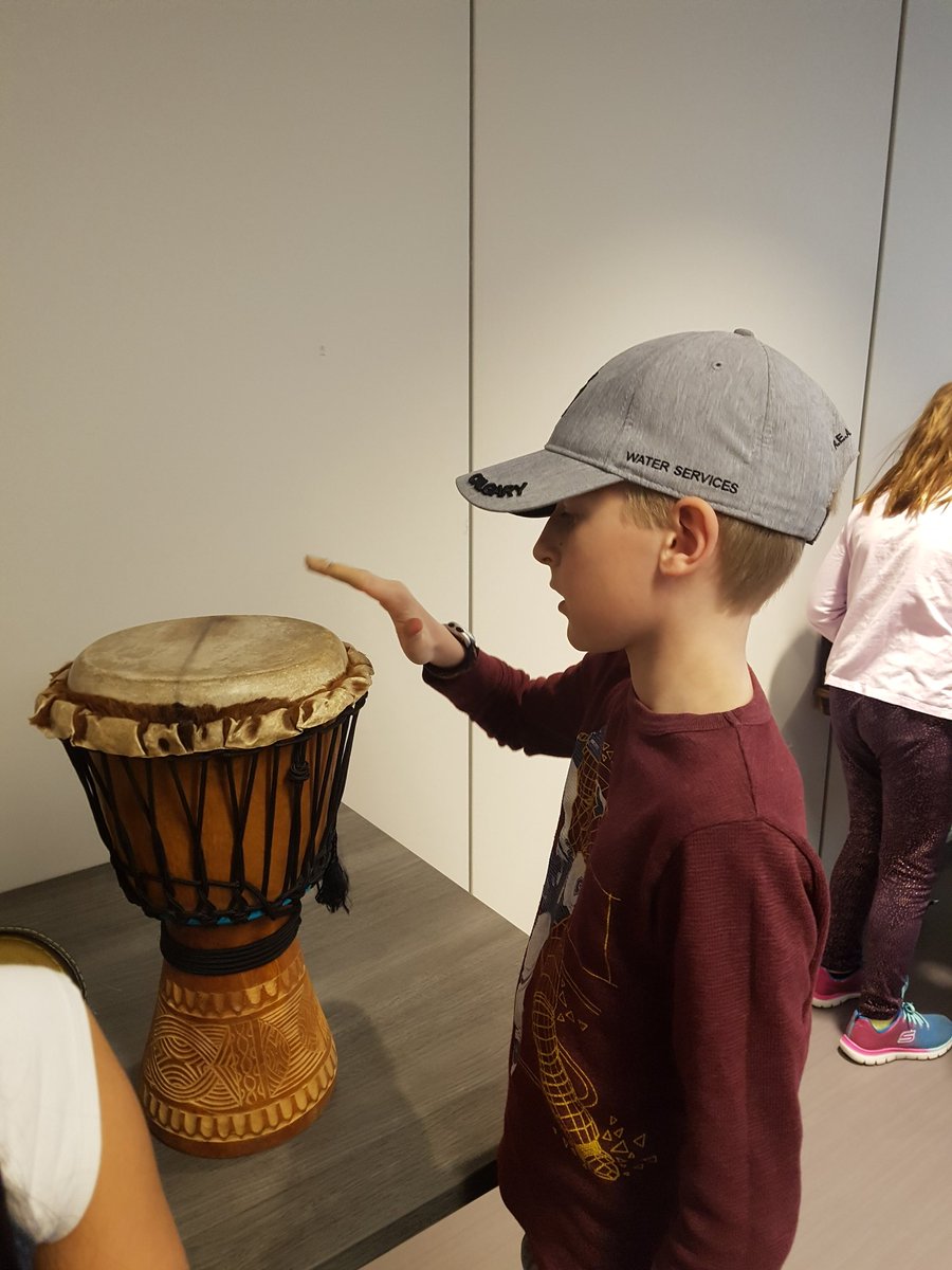 Soaringingrade3's tweet photo. Experimenting with music circuits, playing instruments, and the Kimble Theatre Organ ! #hawkwood3s https://t.co/0IANwZwGWg