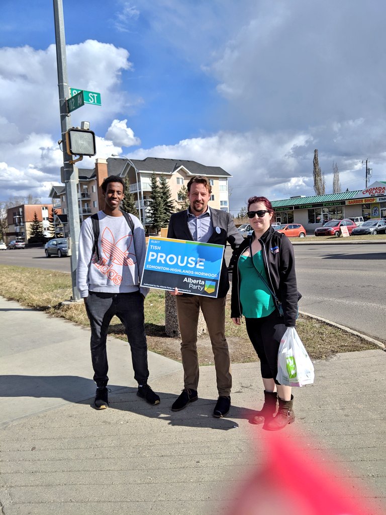 What great support for Tish on the streets! Thanks Stephanie and Monad for stopping by and telling us you support the <a href="/AlbertaParty/">Alberta Party</a> &amp; Tish!
 #abvote #ableg #abpoli #yeg