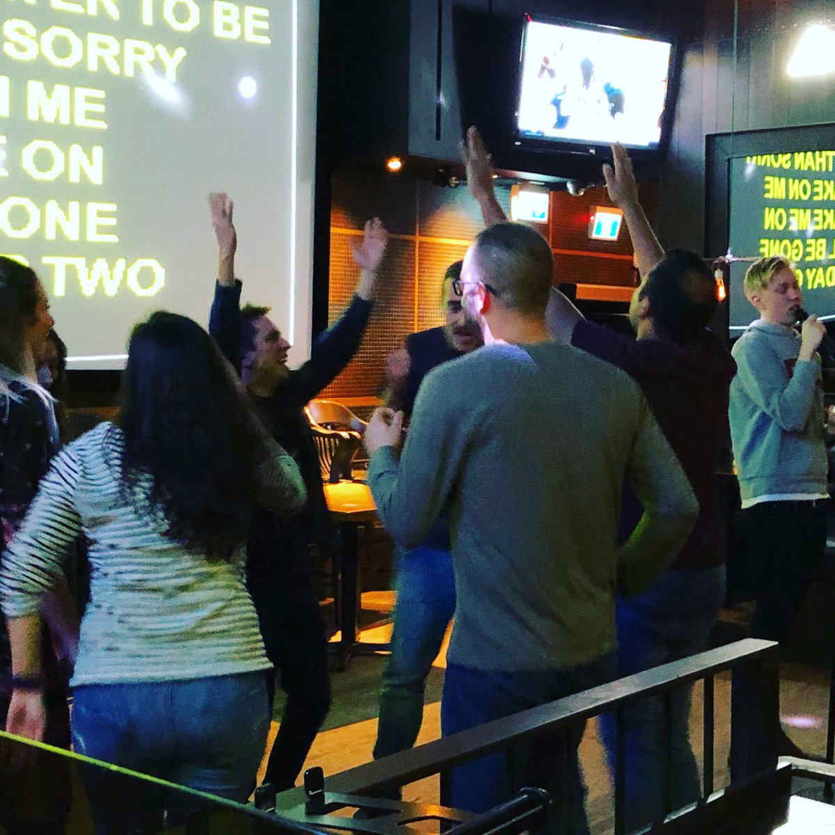 #Karaoke at <a href="/TheBiminiPub/">Bimini's Public House</a> tonight 
9:30-1am 
Hosted by @virginialynnx 
Come get your songs in!
#vancouver #yvr #vancouverbc #kitsilano