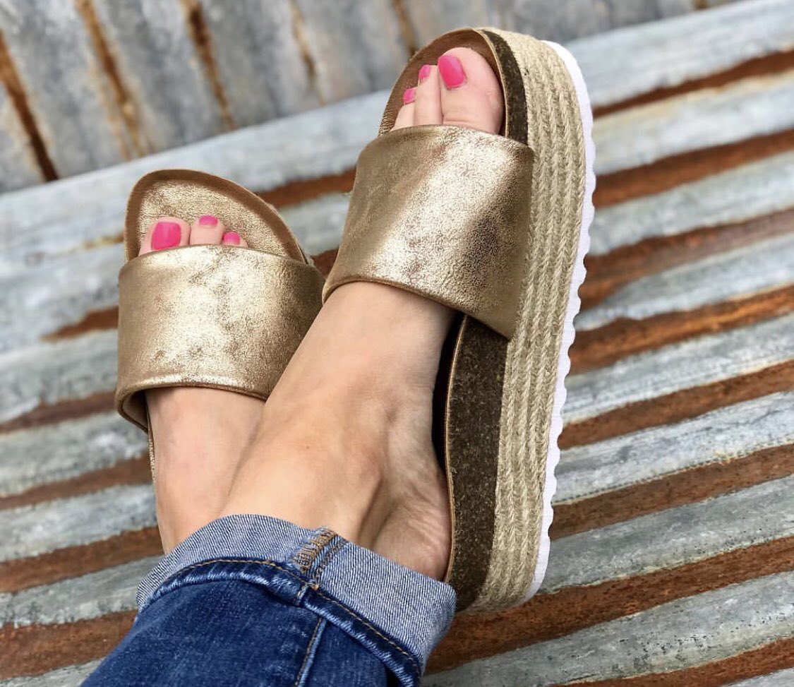 loricampbell73's tweet image. Here you go girls!  Summer is almost here! Precious with our jeans, shorts, mini’s, overalls, and rompers! Must have metallics this season! #personalshopper #idoitforyall #idoitforme #beyou #staytrue