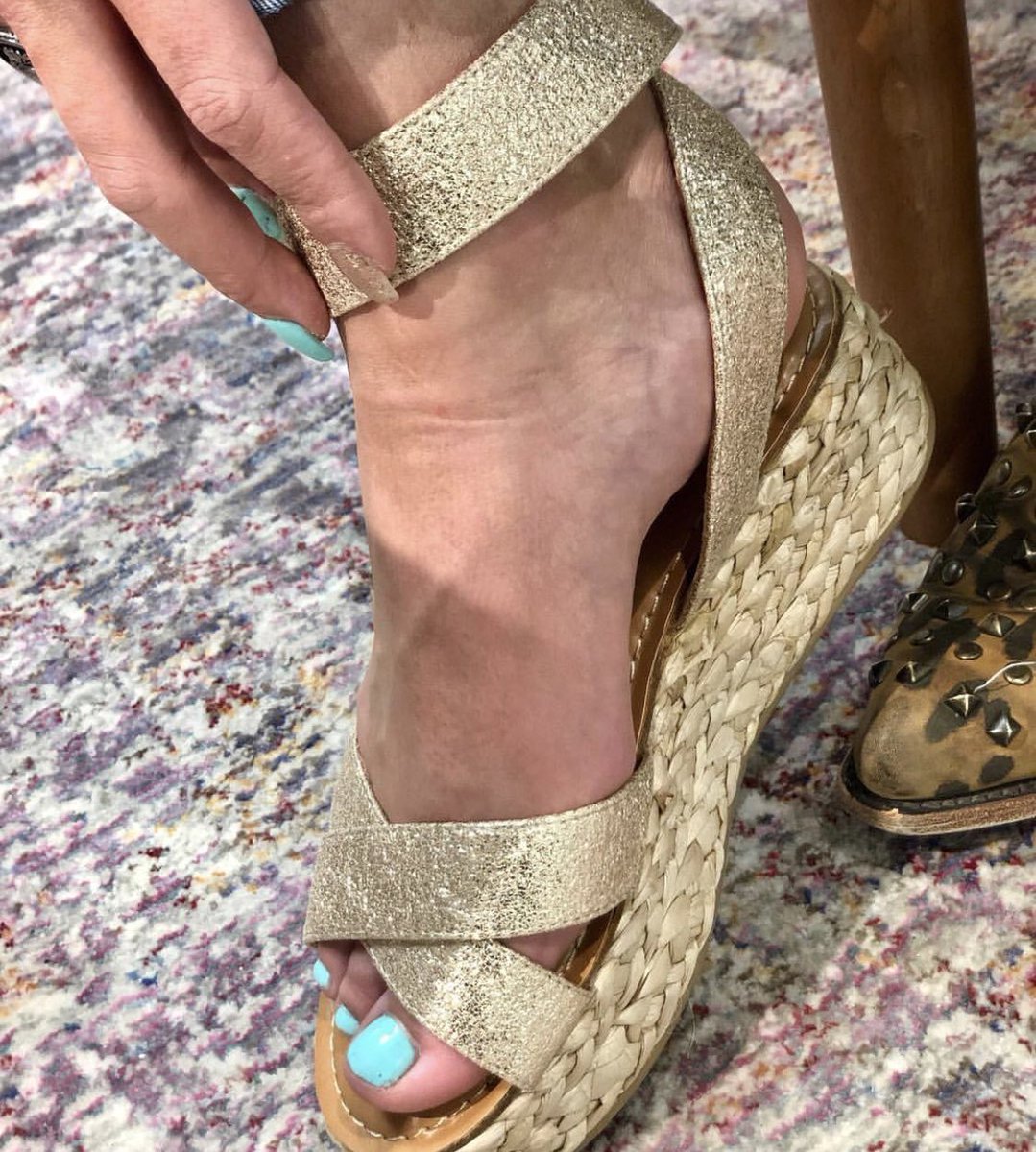 loricampbell73's tweet image. Here you go girls!  Summer is almost here! Precious with our jeans, shorts, mini’s, overalls, and rompers! Must have metallics this season! #personalshopper #idoitforyall #idoitforme #beyou #staytrue