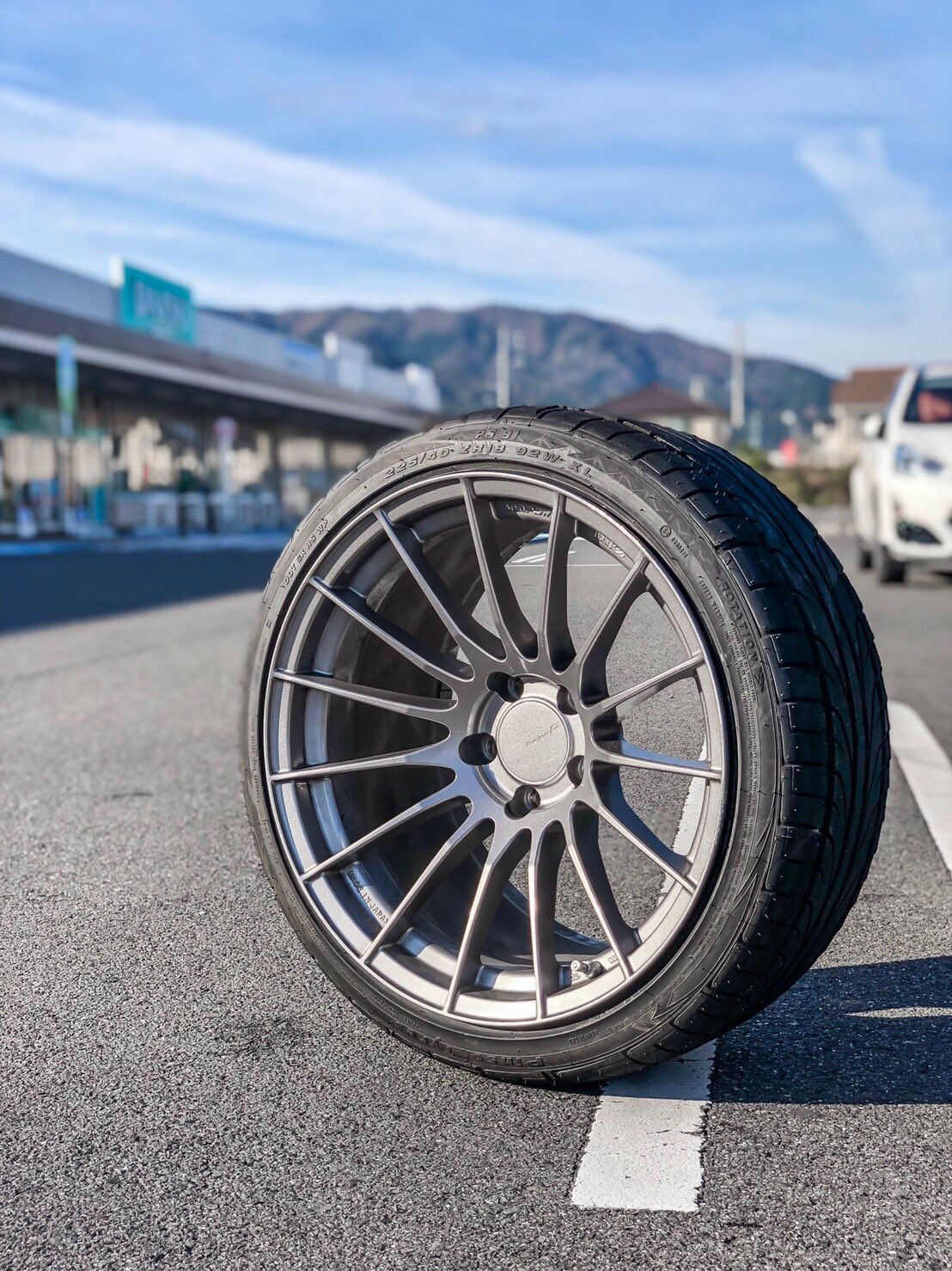 ENKEI RS05RR 18インチ 11J+16 廃盤 - メルカリ