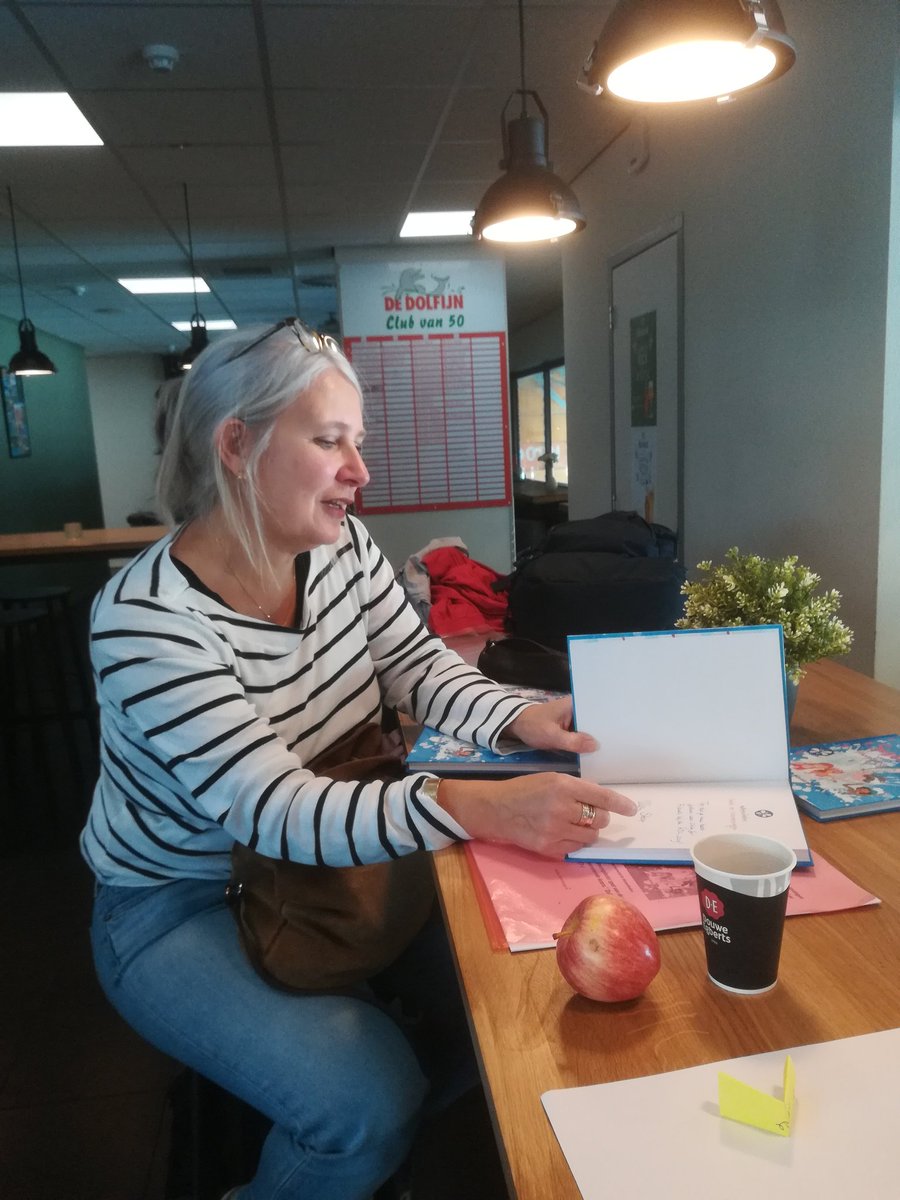 We also had a visit from Ellen Stoop, a durch writer who wrote the  first children's book about diving.