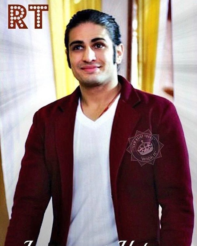 RajatTokasFD's tweet photo. Courage is being yourself everyday in a world that expects you to be someone else😇
Good Morning with our shining star @rajattokas19 ❤️
#rajattokas #rajjattokas #rajat #mrtokas #sexytokas #naagin3 #vikrant #vishrant #chandranandni #chandranandini #cha… https://t.co/aSEMw50uiI https://t.co/FeBgvgc75D