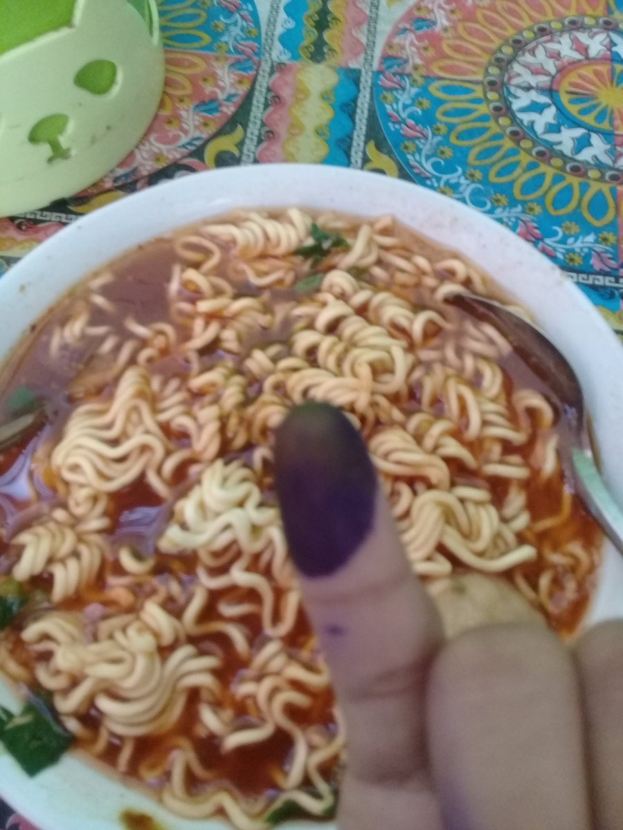 Inna_sarina's tweet photo. @NonaCarina Habis nyoblos,  ngebakso!! 
#JokowiReElected https://t.co/JPnkTL8DbX