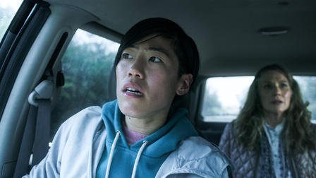 넷플릭스 신규 좀비 드라마 <블랙 썸머> 보는 중인데, 여기 나오는 한국인 캐릭터 진심으로 쩐다. 영어는 한 마디도 못 하지만, 행동력 대장이고...