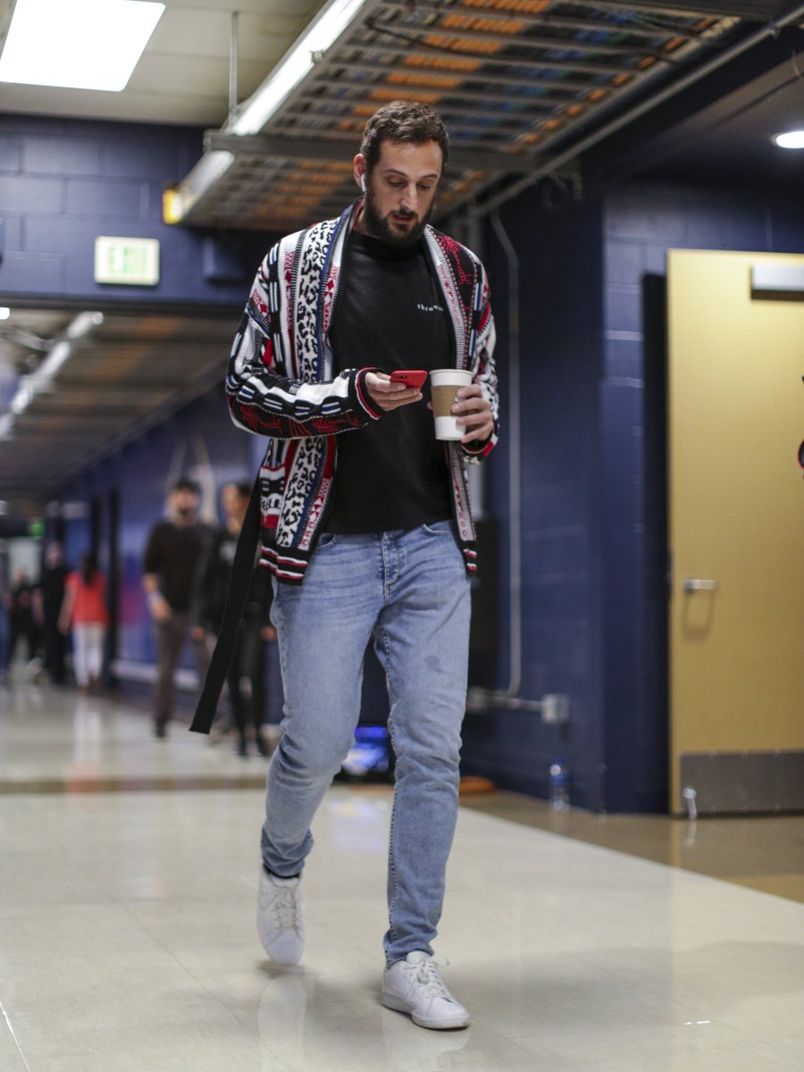 spurs's tweet photo. Squad is in the building. 🔥

#GoSpursGo https://t.co/Ivp2TNxgic
