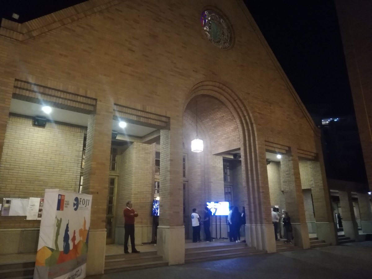 FOJIChile's tweet image. Estamos en la parroquia San Francisco de Sales, en la comuna de  Vitacura.Esta noche se presenta nuestra #OSNJ con su director Titular Maximinano Valdés. #ComunidadFOJI