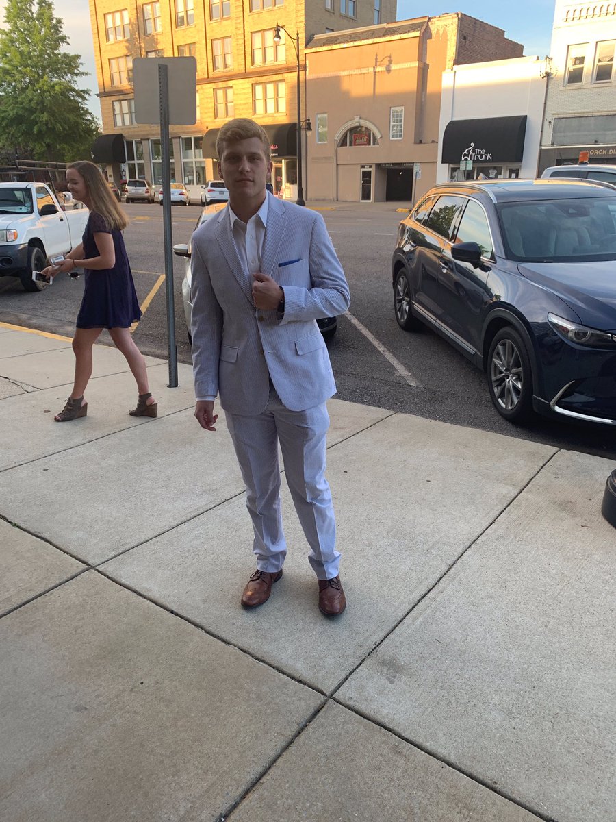 #CCA19 Dressed to Impress nominee Ashton Domingue, like to vote!