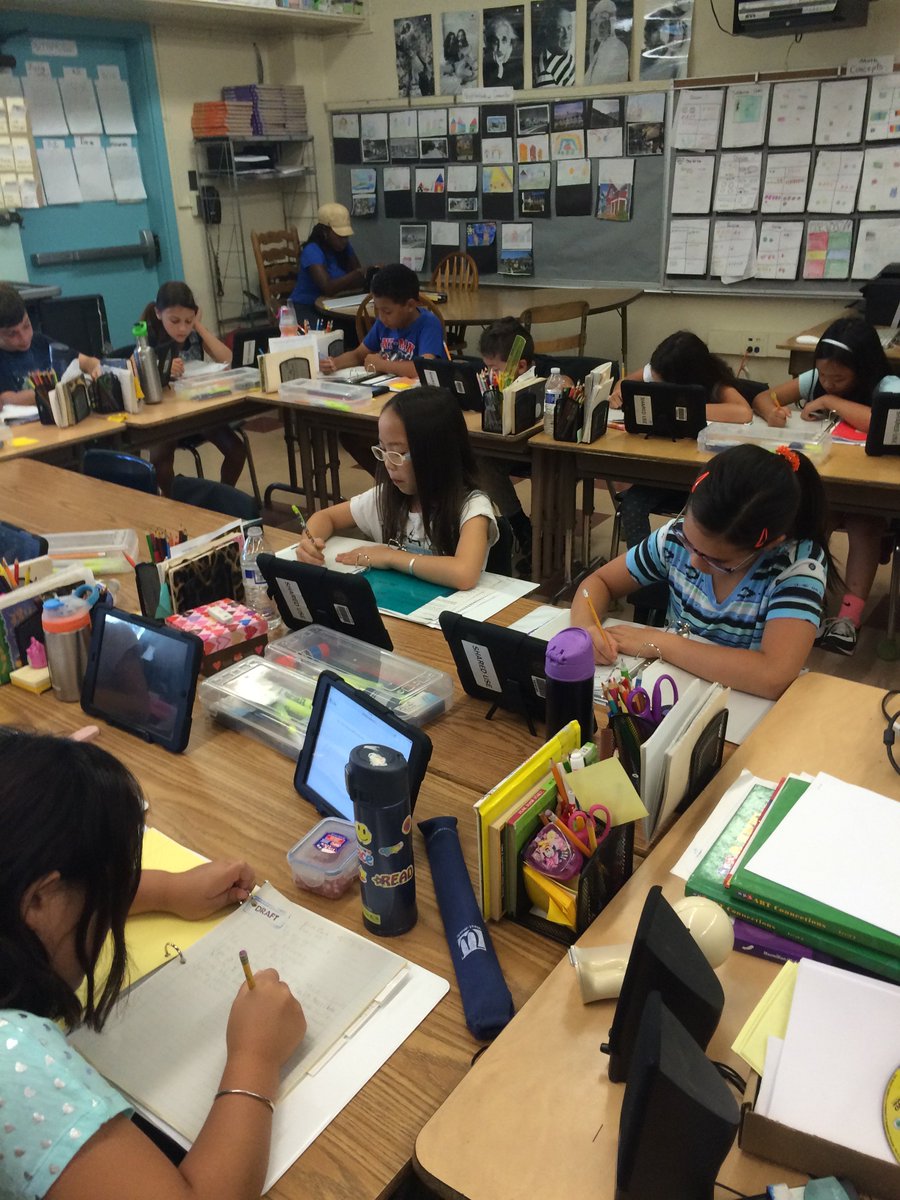 lolahelps's tweet photo. Lola makes it possible for learners to be supported without calling attention to the actions! A support provider can be in the back of the room utilizing Lola's messaging and work systems from a far to give just the right amount of unnoticed guidance! #ADHD #specialneeds https://t.co/90Pnj1cYWp