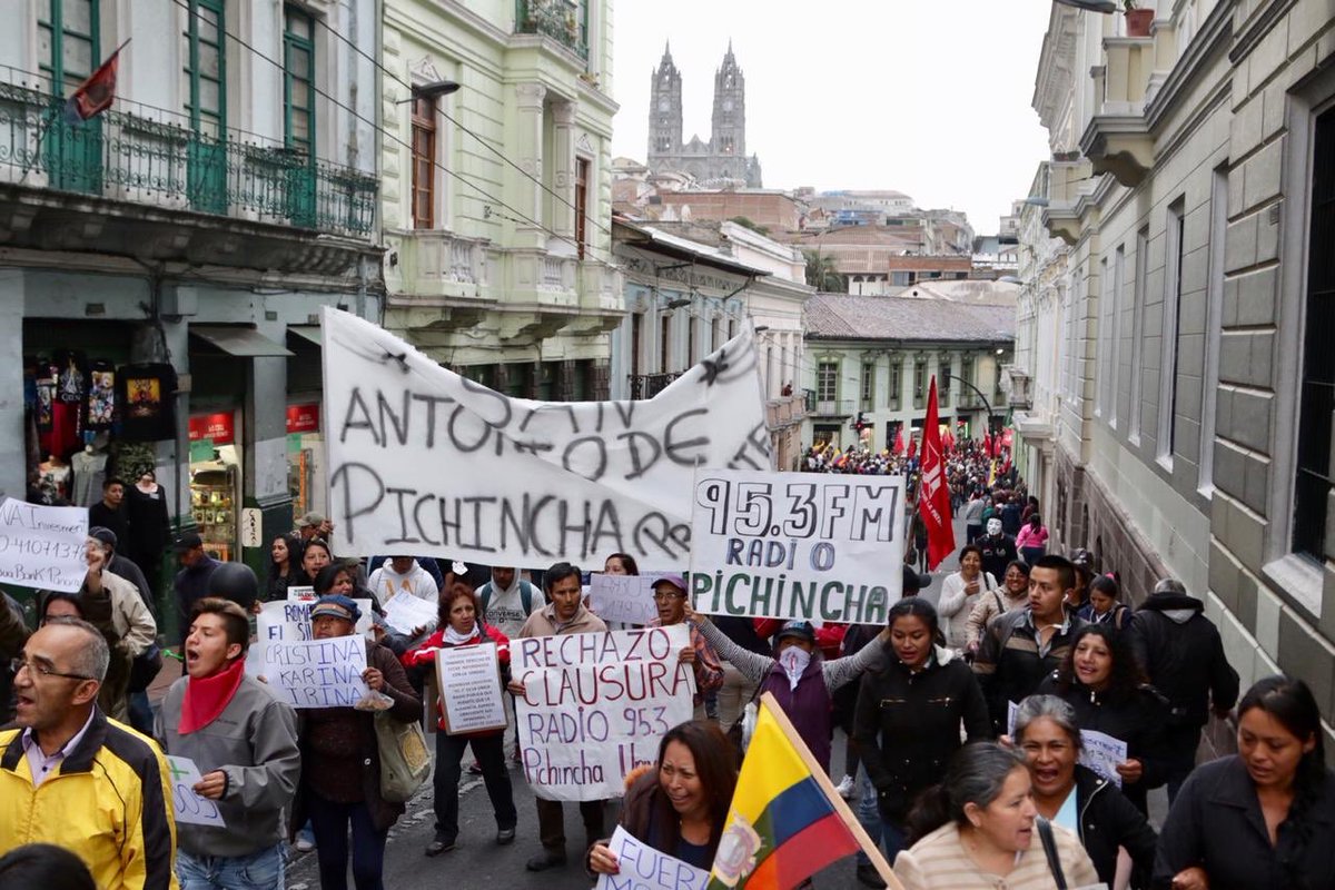 jotalloretv's tweet image. La ciudadanía hoy dio a conocer de manera pacifica pero con fortaleza, el descontento con el gobierno de Lenín. Junto al pueblo marchamos y cantamos por recuperar nuestra patria, la cual están destrozando con decisiones inauditas.  #16ANiUnDerechoMenos