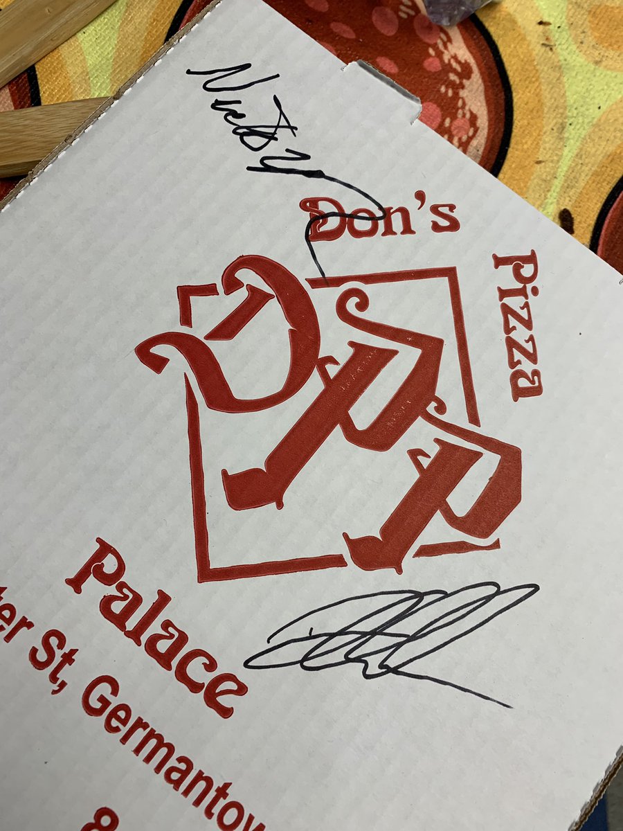 DKsayingthings's tweet photo. RT to win a signed Dons Pizza Box by @OneLoveMoney21 and yours truly. (jk you won’t really win anything) https://t.co/57Z2uVeSBV