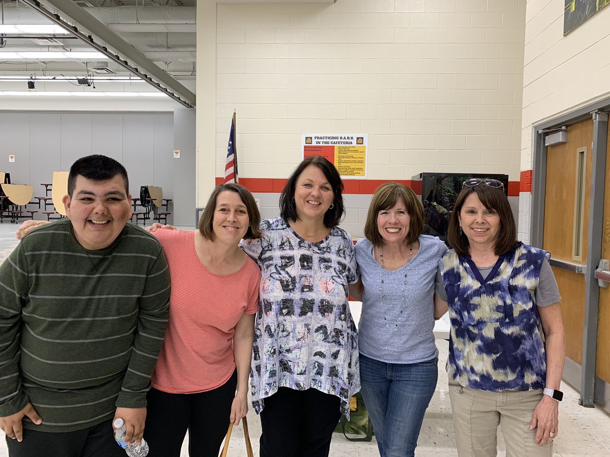 Slplee7's tweet photo. So much fun at the end of the year event for our Batavia Special Education Parents Network (BSPN) families with Mr Freeze of Fermilab! Thank you @LisaPalese and @RealRudolphia for your support of this wonderful group! @Susanjo9398 https://t.co/nugRqssWsm