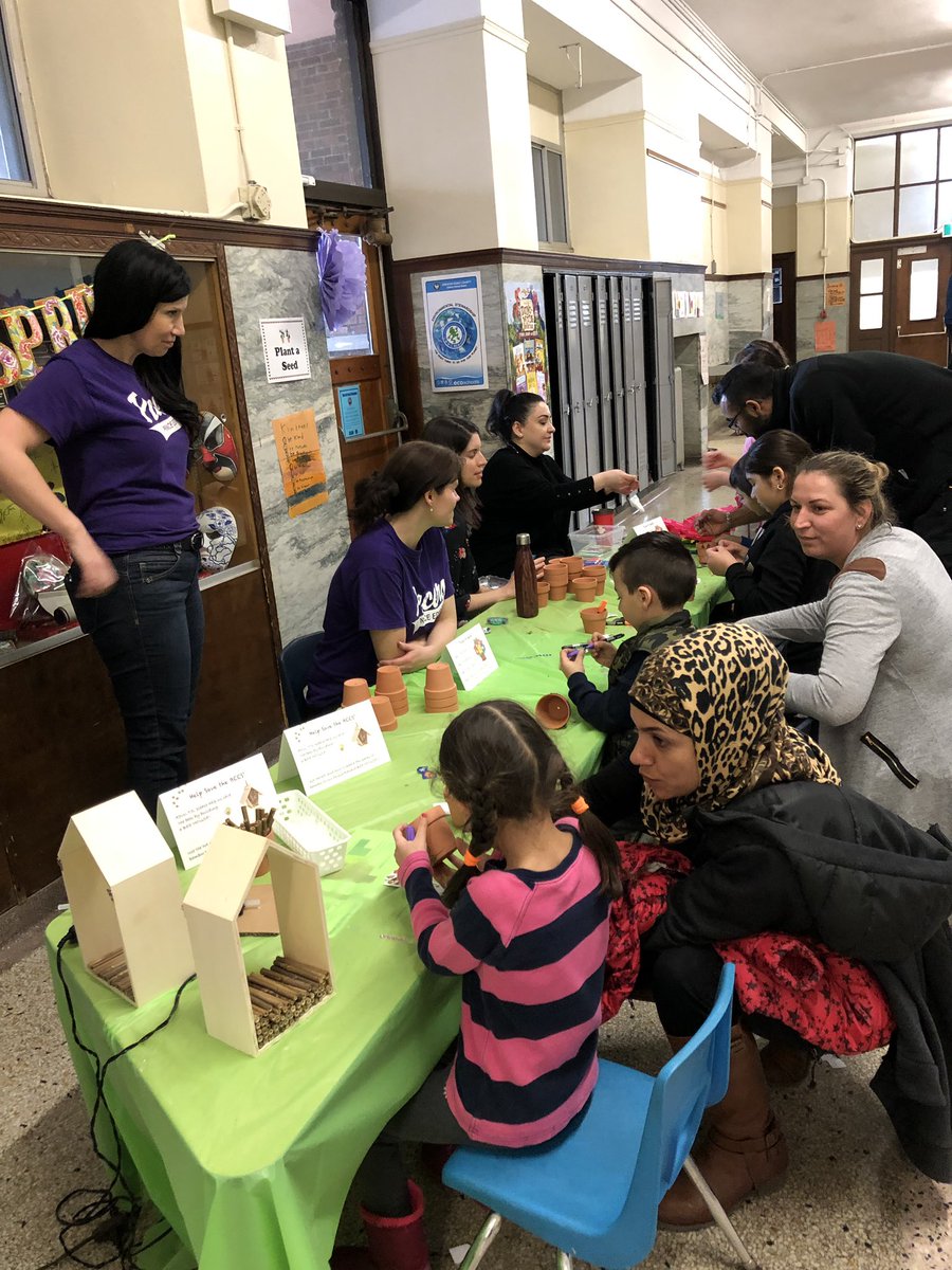 MrsIandolo's tweet photo. What a wonderful evening with students, staff and parents engaging in fun activities throughout the school. #STEAMPE @PEMakersPacers @Mrs_hamzology @gecdsbpro https://t.co/Oxtq9GEFXU
