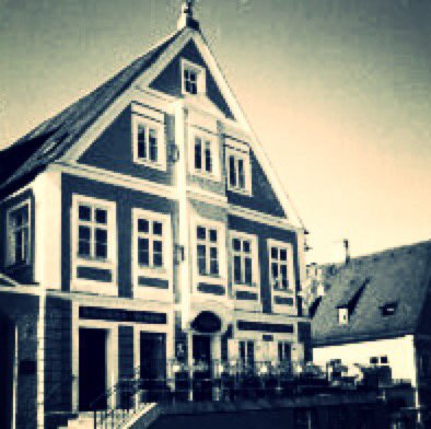 ‪Ernst Toller‬’s restaurant & porch