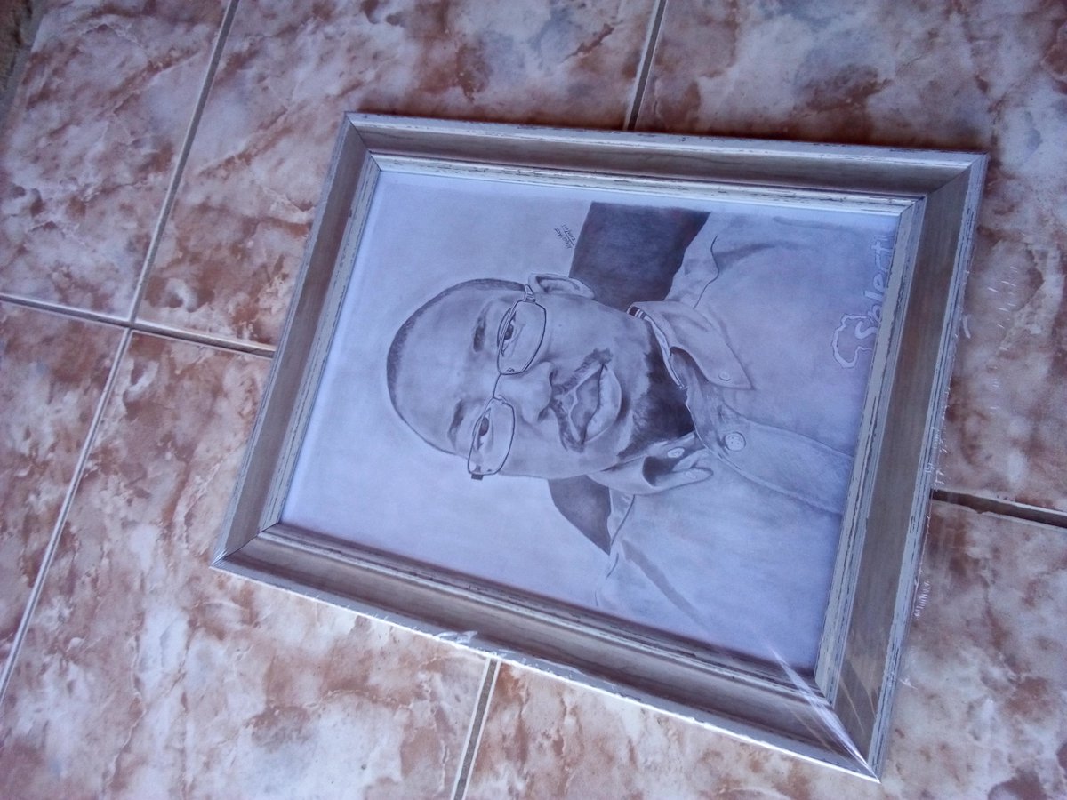 majoziarts27's tweet image. i do pencil framed portraits #FlySAExpress #25YearsOfConnections #WeFlyForYou #myEC 0718159082 (whatsapp me)