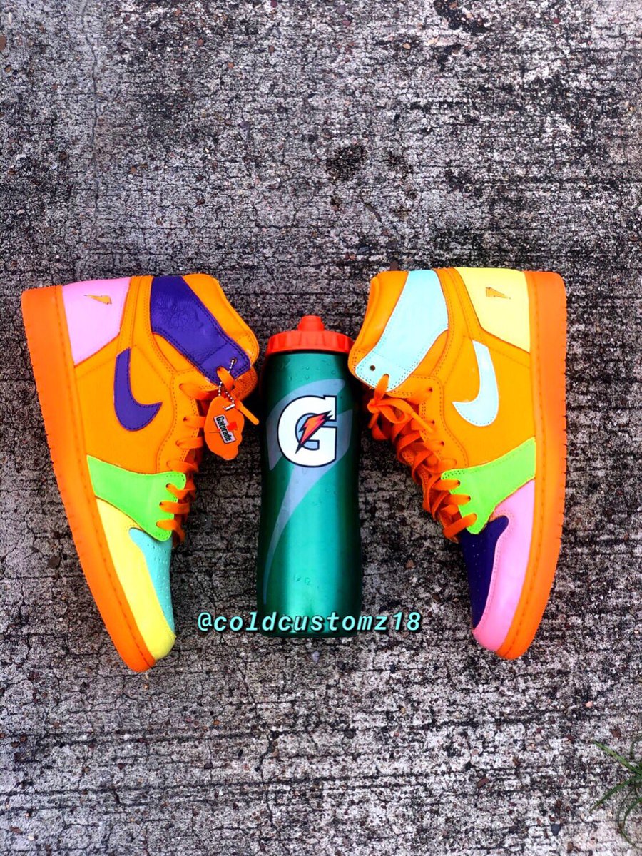 SneakerHead_Co's tweet photo. Gatorade Easters, nobody really Repost my stuff lol... but I know somebody on the Timeline looking for some heat... #ColdCustomz18 https://t.co/vsNj7GaBUc