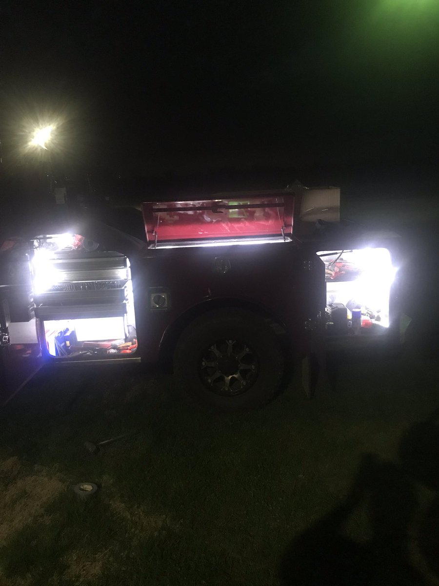 BriansVideos's tweet photo. Man I love that truck bed #servicetruck #farmtruck #3500hd #duramax #boxlights #mobiletoolbox https://t.co/FUyJNYegyX