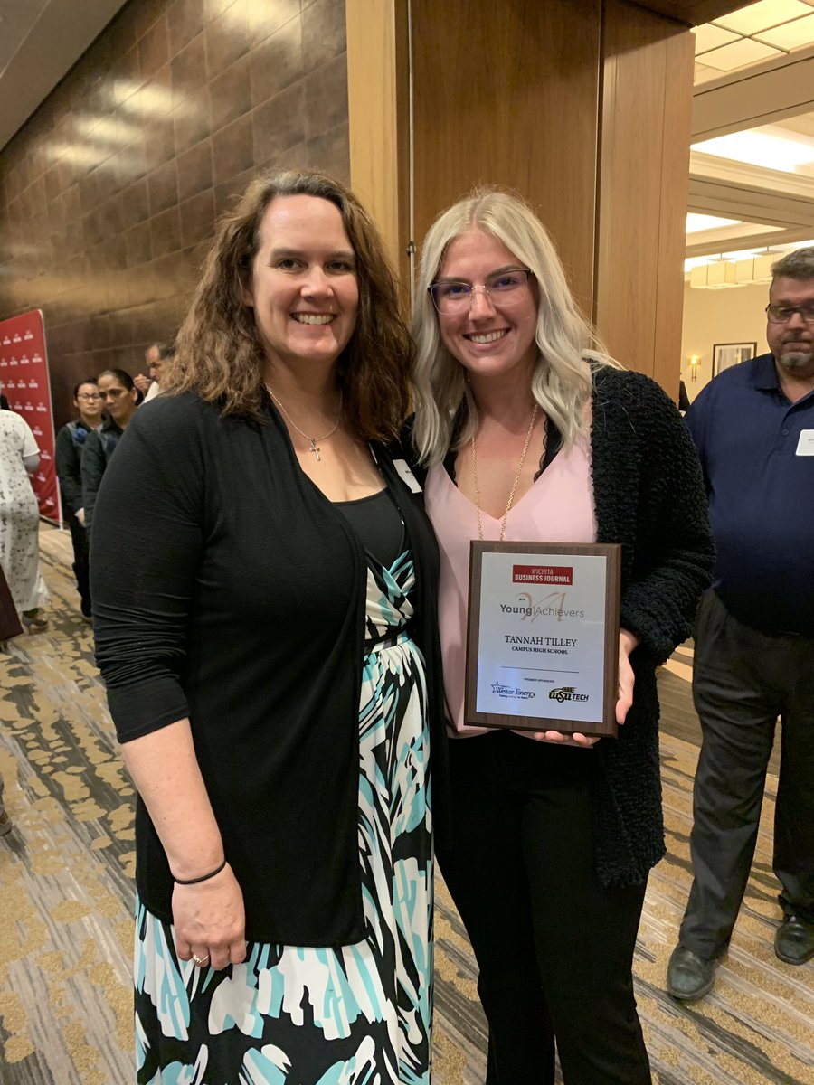 TannahRae's tweet photo. Such an honor to be up for this amazing award! Congrats to all of the Young Achievers! #ICTBizYA  @daegionaw https://t.co/rxlCq7zen1
